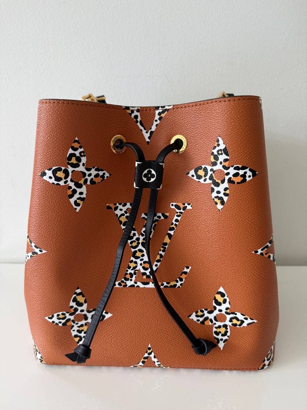LOUIS VUITTON NeoNoe Limited Edition Jungle Monogram Giant Handbag Bag